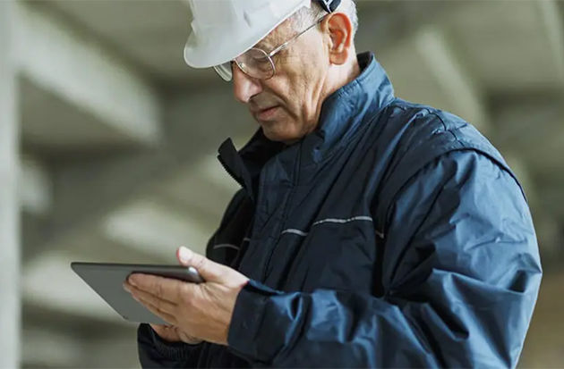 worker with tablet